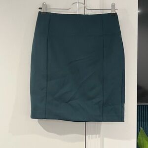 Lululemon &Go Cityfarer Green Skirt 6